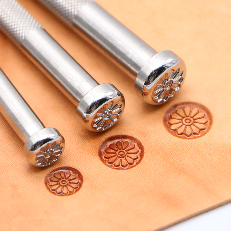 Flower Center Pattern J301  Le - Leatherwork Flowers review and price